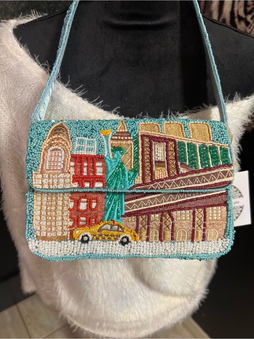 Made in India New York City-themed beaded shoulder bag-NWT - Picture 8 of 12